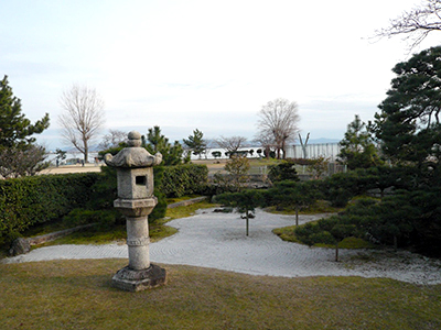 余花朗　庭